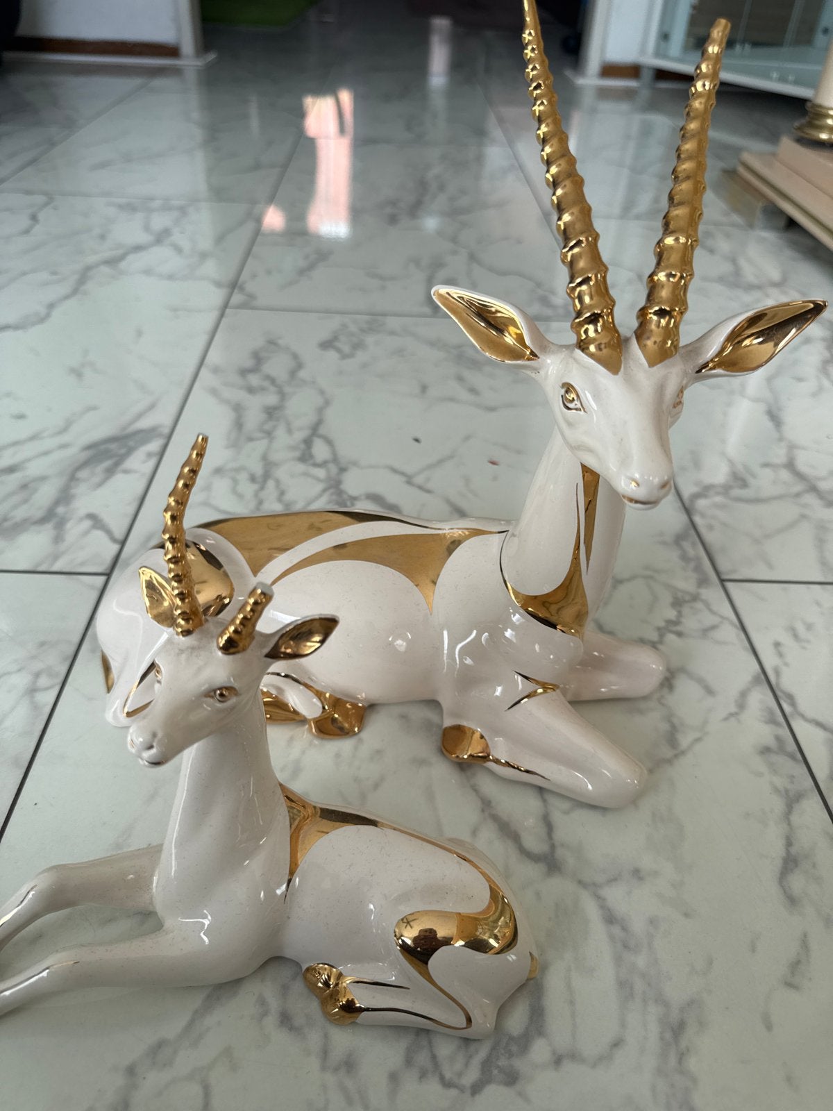 Decoratief hertje met gebroken hoorn - Wit en Goud, Ophalen of Verzenden, Wit, Steen/keramiek, Gebruikt