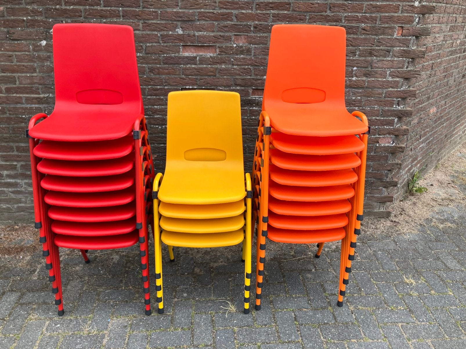Nieuwe stapelbare stoelen kantinestoelen stapelstoelen, Huis en Inrichting, Stoelen, Ophalen, Overige kleuren, Nieuw, Metaal
