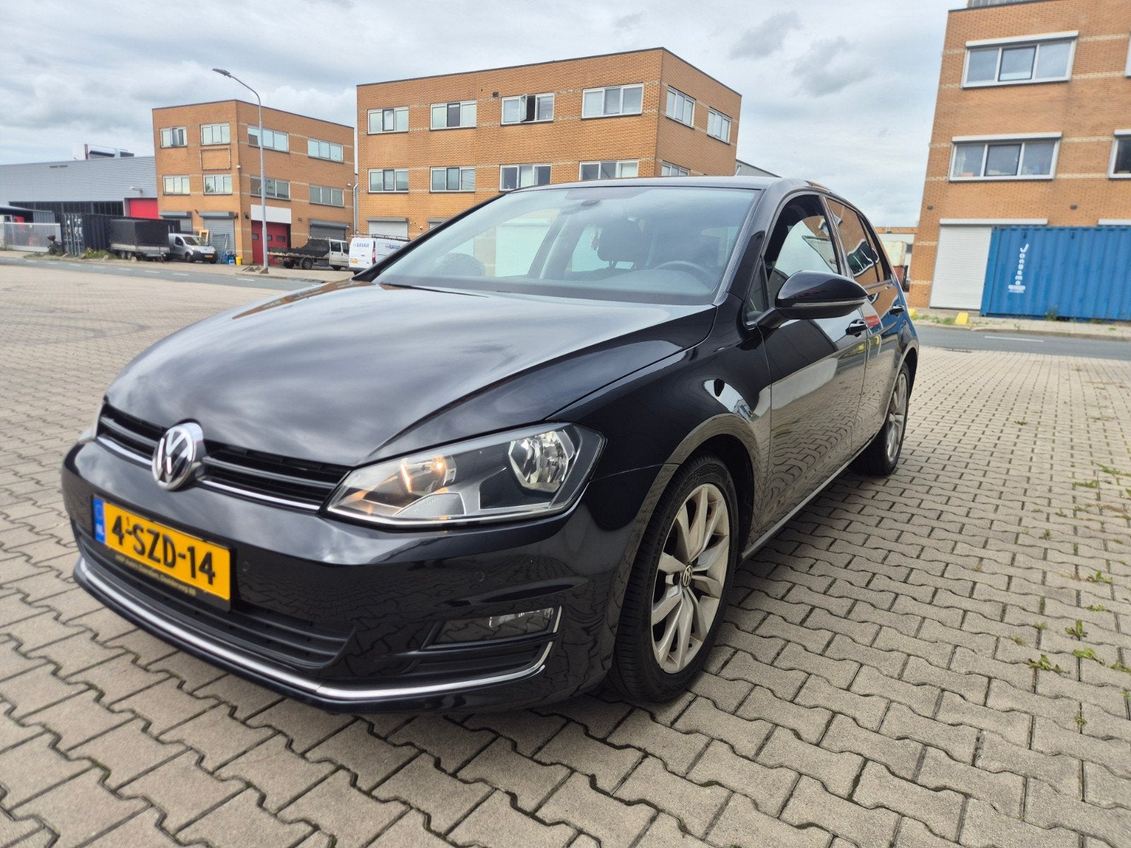 Foto 8 van Volkswagen Golf 1.2 TSI 77KW 5D DSG 2014 Zwart