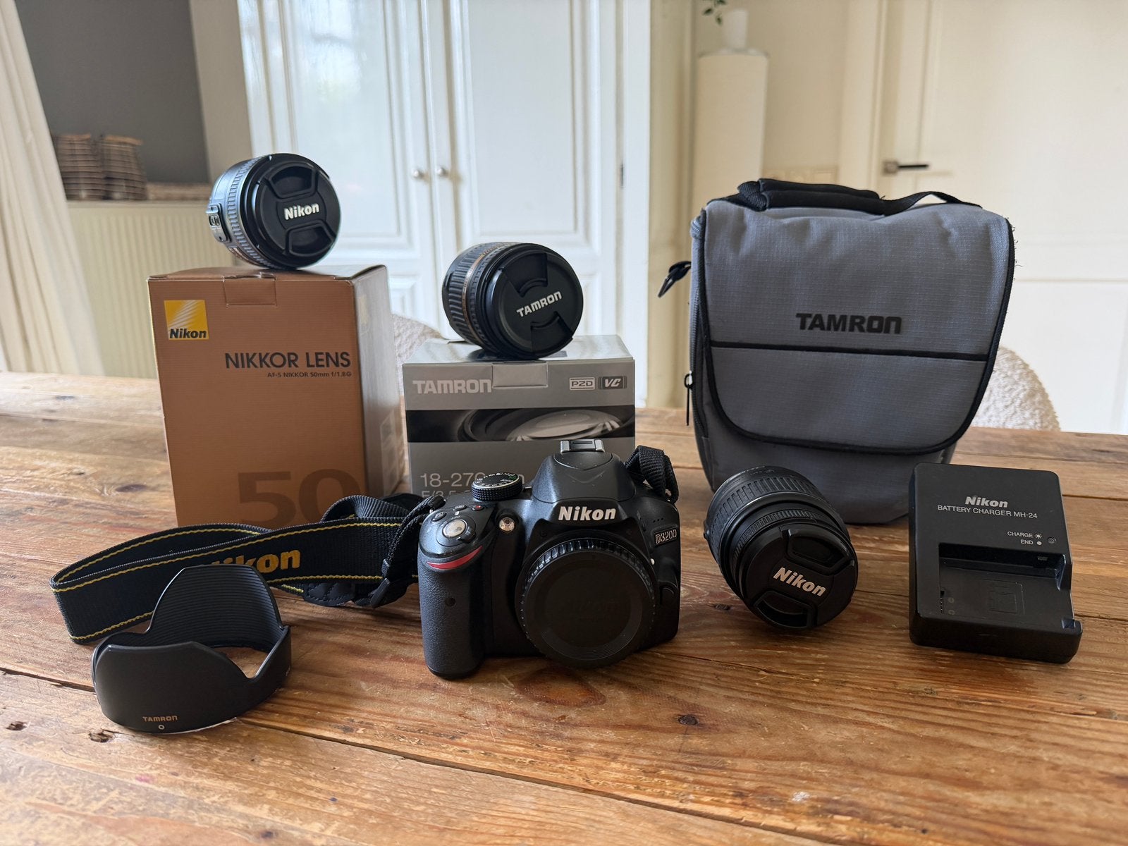 Nikon D3200, 18-55mm + 50mm + 18-270mm lens, Ophalen, Lensdop, Gebruikt, Spiegelreflex