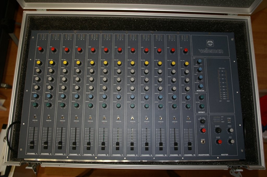 Velleman 12 kanaals mengpaneel, Muziek en Instrumenten, Ophalen, Gebruikt, 10 tot 20 kanalen, Microfooningang