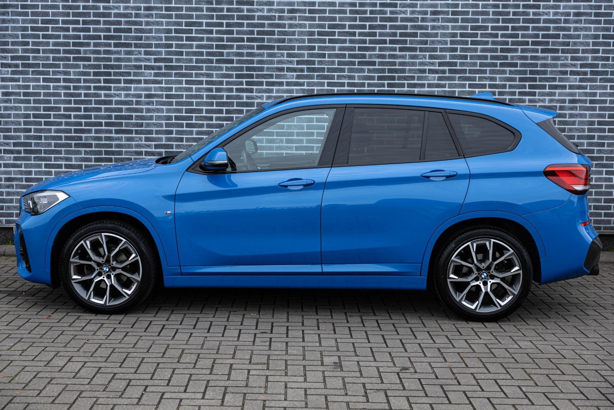 BMW X1 sDrive18i Business Edition | M-Sport | Trekhaak | Pan, Auto's, Parkeerassistent, 136 pk, Gebruikt, Blauw