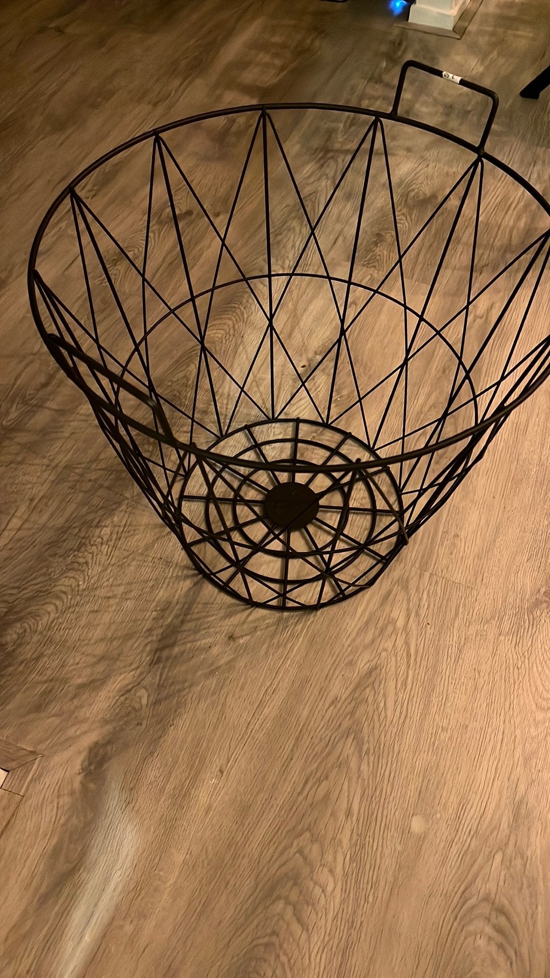 Metalen mand, Huis en Inrichting, Ophalen, Zo goed als nieuw, Rond, Overige materialen