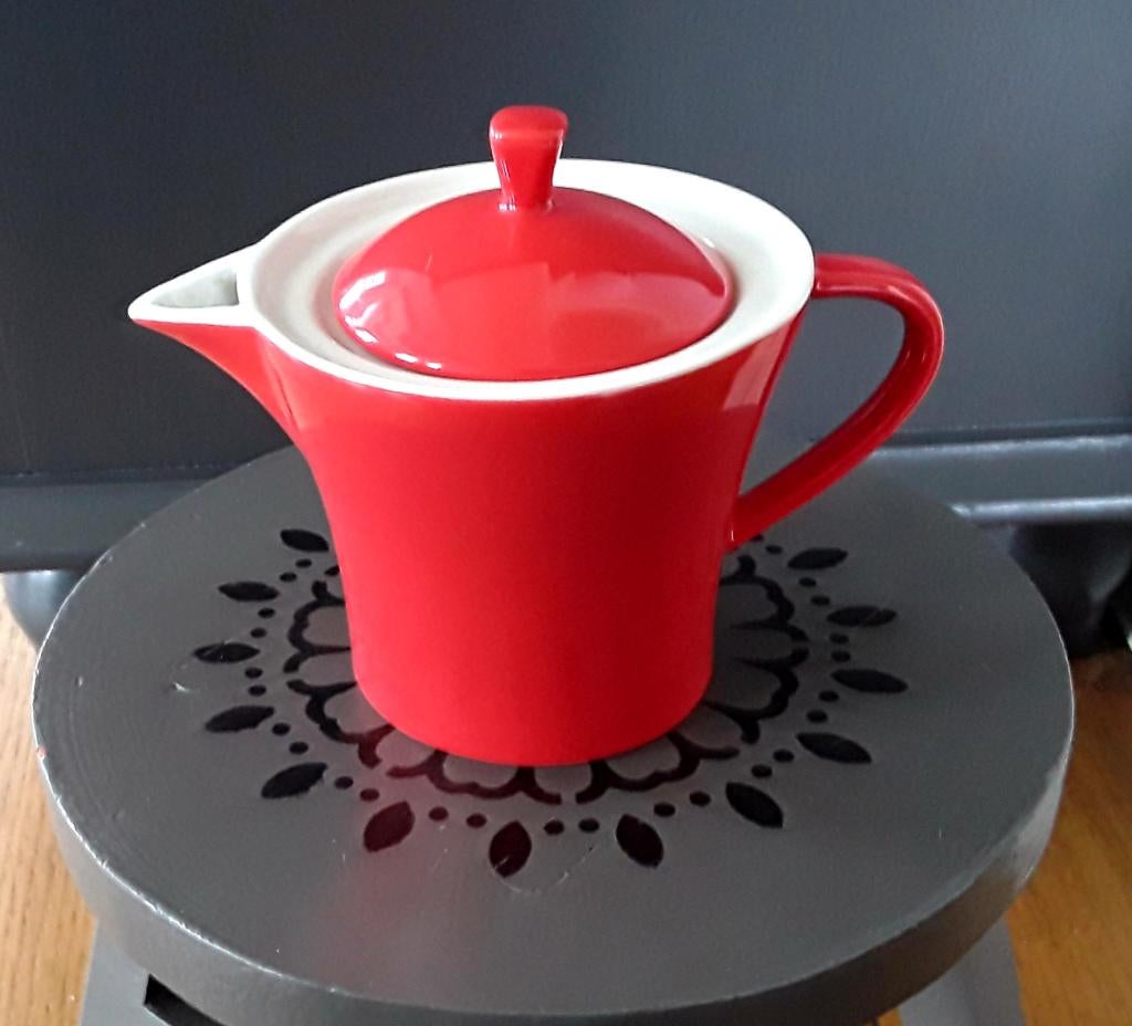 Design klein rood theepotje - Multiple Choice by Topchoice, Huis en Inrichting, Keuken | Servies, Keramiek, Overige typen, Nieuw