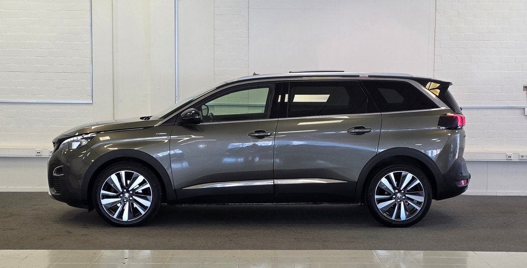 Peugeot 5008 1.6 e-THP GT-Line 7p Trekhaak Leder Pano Navi A, Auto's, Peugeot, 1350 kg, Gebruikt, 4 cilinders, 7 stoelen