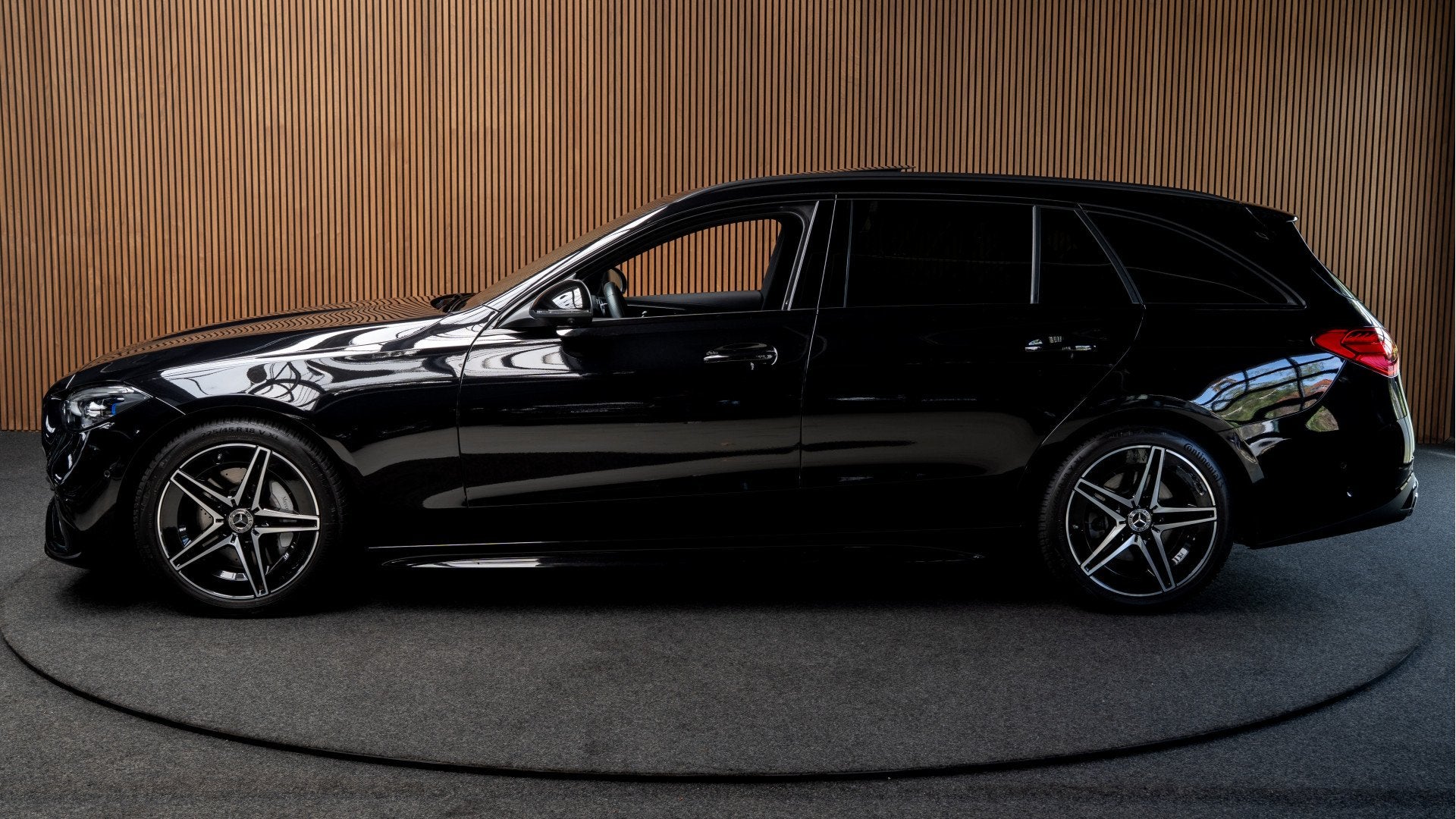 Mercedes-Benz C-Klasse Estate 180 AMG Line Panodak Leer 360, Automaat, Dealer onderhouden, Gebruikt, Zwart