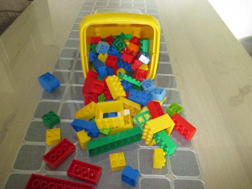 Te koop DUPLO BLOKKEN IN EEN TON, Kinderen en Baby's, Speelgoed | Duplo en Lego, Ophalen, Gebruikt, Losse stenen, Duplo