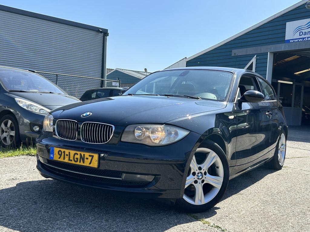 BMW 1-serie 118i Business Line | NweAPK | ECC | LMV | Airco, 1-Serie, Zwart, 4 stoelen, Lichtsensor