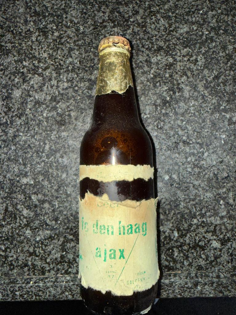 Fc den haag / ajax bier flesje, Verzamelen, Sportartikelen en Voetbal, Ophalen, Overige binnenlandse clubs, Overige typen