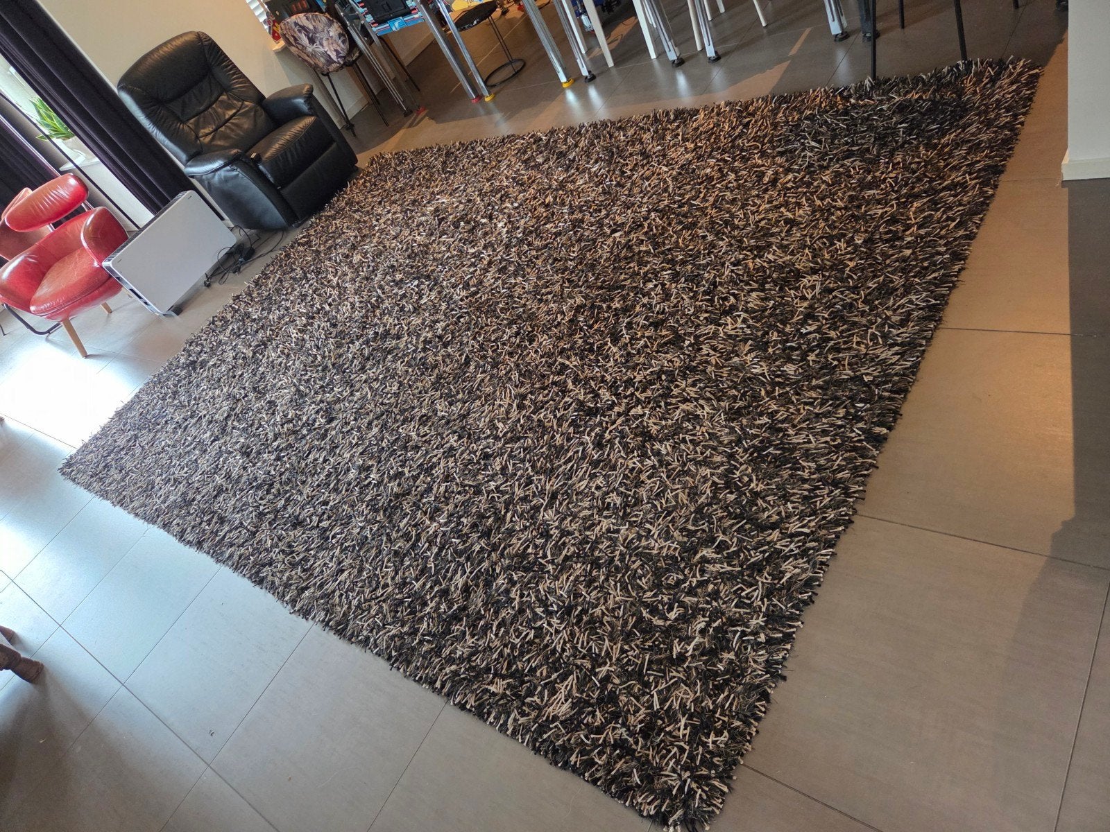 Handgeweven vloerkleed, zwart/bruin, 250x350 cm, Ophalen, Gebruikt, 200 cm of meer, Modern, Handgeweven
