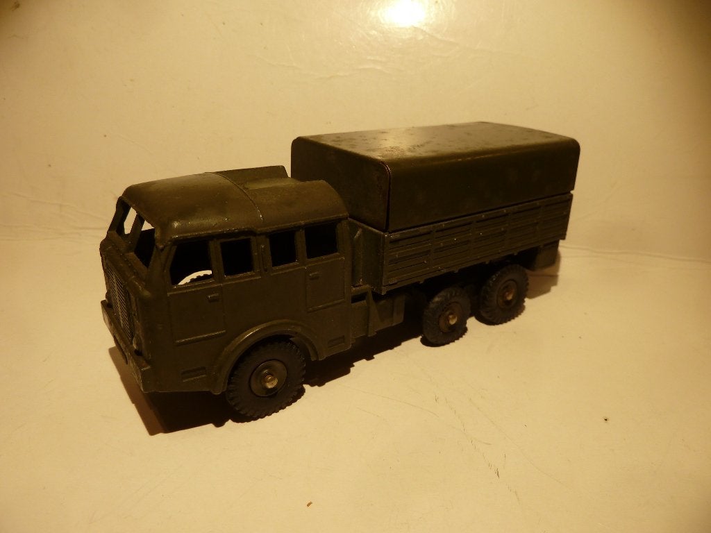 DINKY TOYS  (England)  TOUS TERRAINS BERLIET   TRUCK, Hobby en Vrije tijd, Modelauto's | 1:43, Ophalen of Verzenden, Gebruikt