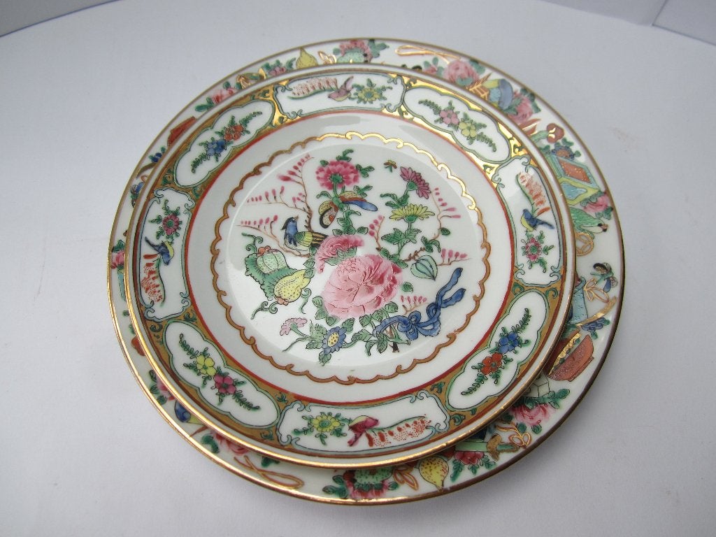 2 Vintage Famille Rose Chinese bordjes porselein (广彩）, Ophalen of Verzenden