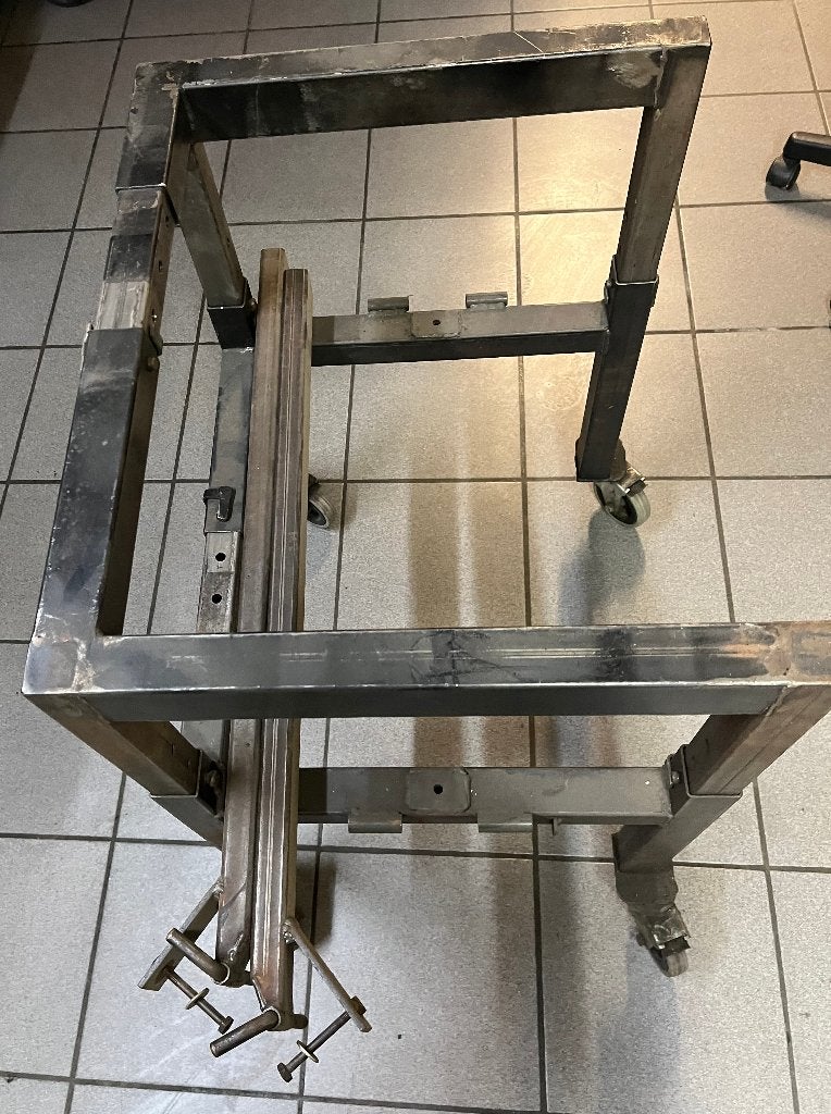 Motortafel of frame speciaal ontworpen voor Harley frames, Ophalen, Gebruikt
