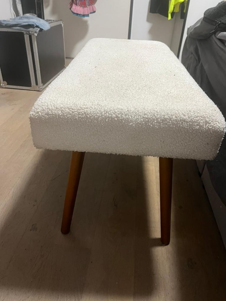 Bankje teddystof kersen kleur pootjes, Ophalen, Wit, Stof, Eén
