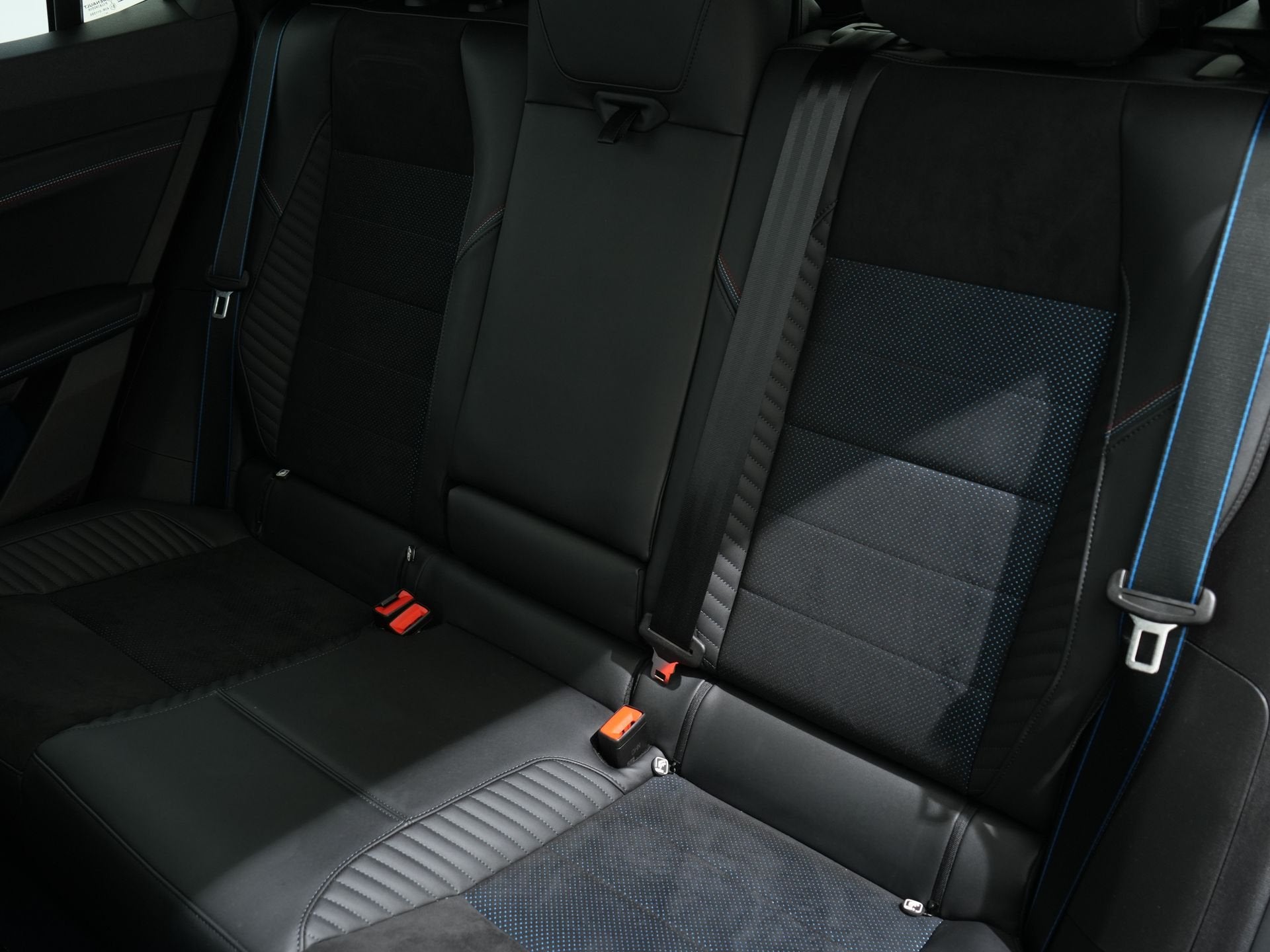 Renault Rafale E-TECH 4x4 PLUG-IN HYBRID 300PK ATELIER ALPIN, Automaat, Stof, Gebruikt, Zwart