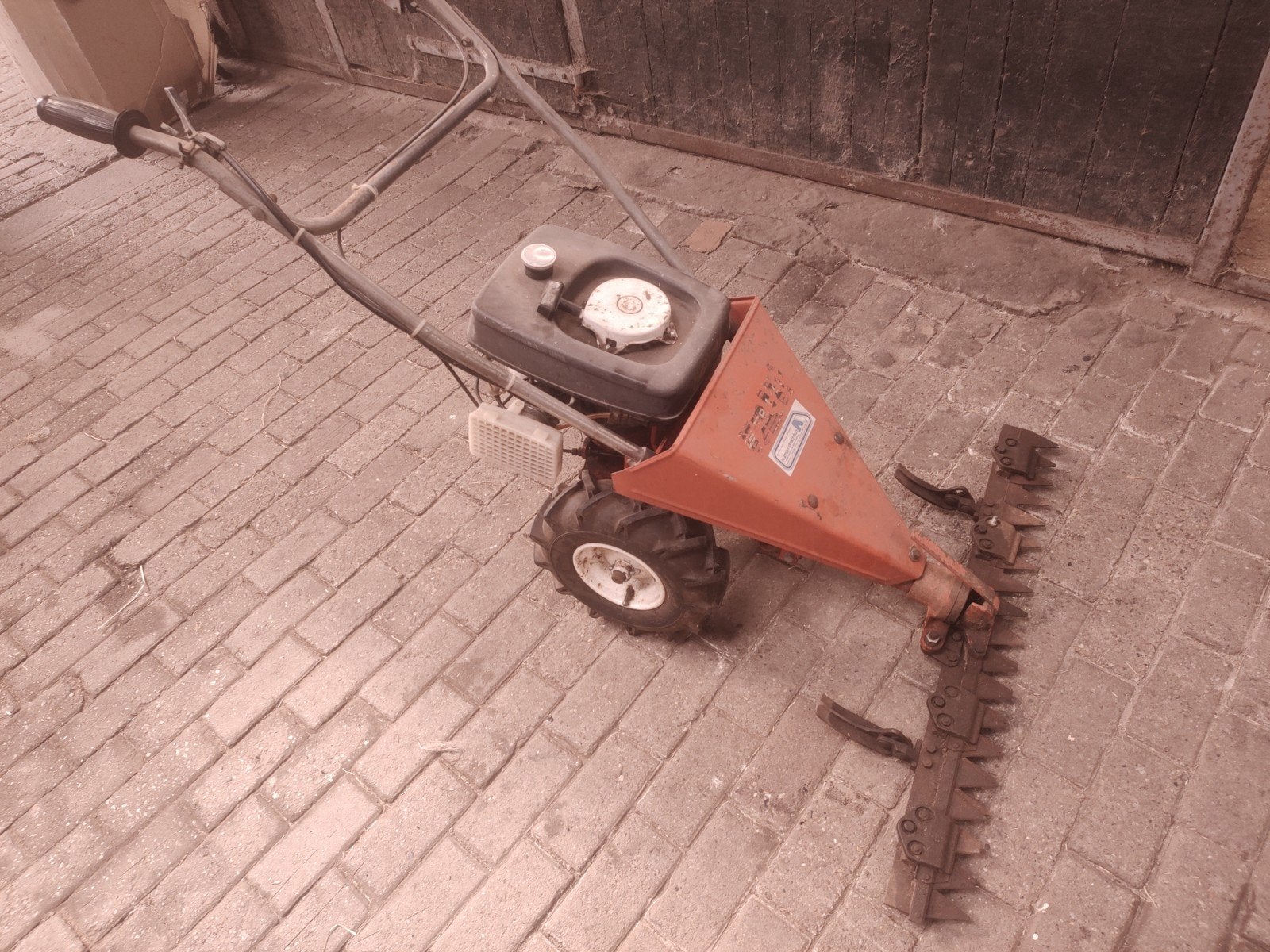 Gutbrod BM100 balkmaaier - Opknapper met compressie en vonk, Tuin en Terras, Ophalen, Gebruikt, Gutbrod, Balkmaaier