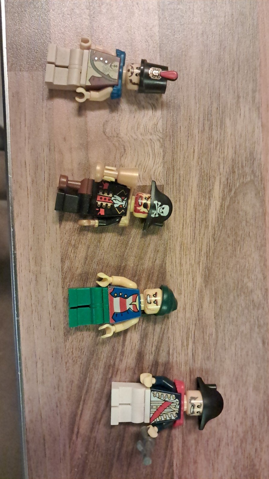 Lego soldaatjes of piraten, Ophalen of Verzenden