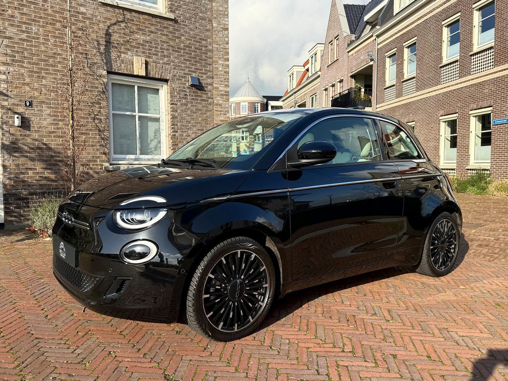 Fiat 500e 8x op voorraad | 42 kWh | Rijklaar | Bella Motori, Dealer onderhouden, Gebruikt, 118 pk, Overige kleuren