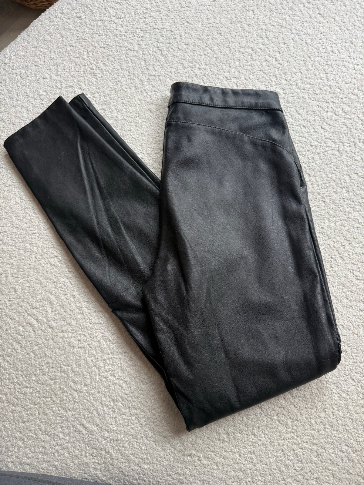 Gedragen zwarte nep leren broek, Ophalen of Verzenden, Gedragen, Zwart, Lang