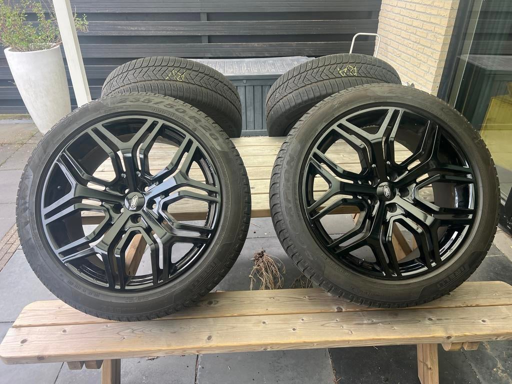 Winterbanden set Range Rover Evoque 20 Inch 235/50/R20, Ophalen, Gebruikt, Banden en Velgen, Winterbanden
