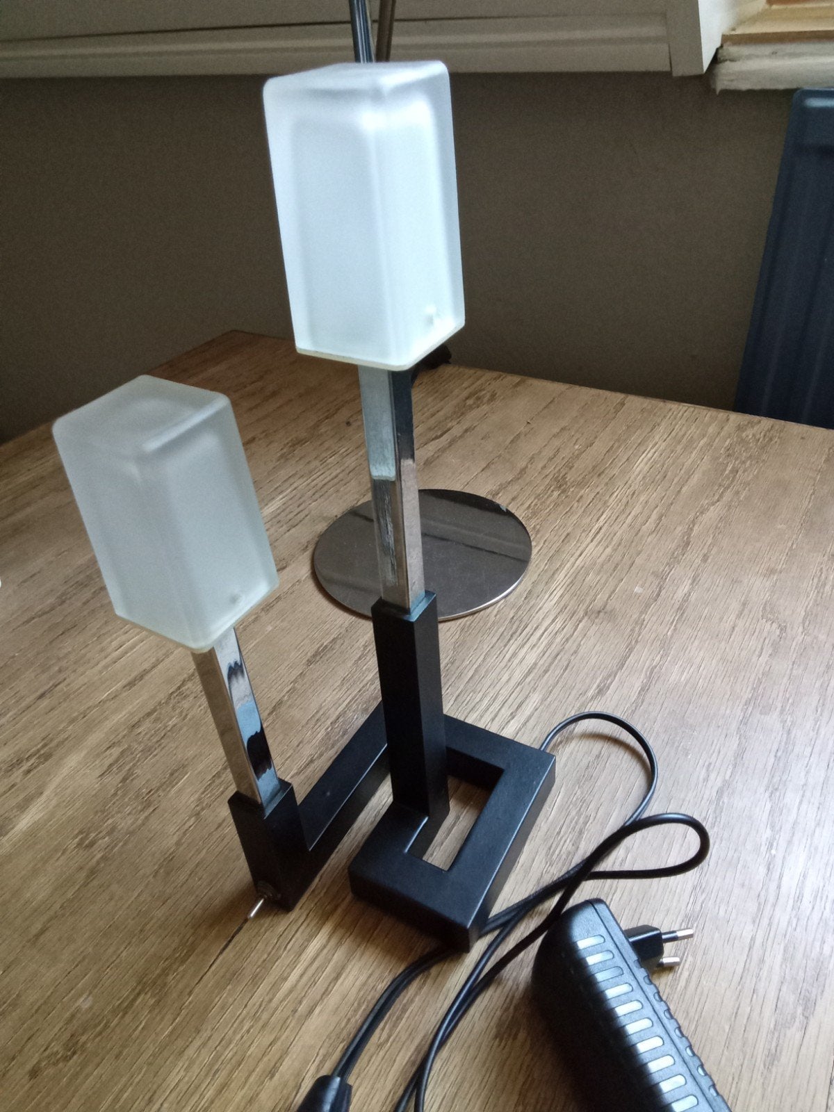 vintage lamp, Huis en Inrichting, Lampen | Tafellampen, Ophalen of Verzenden, Zwart, Glas, Met stekker