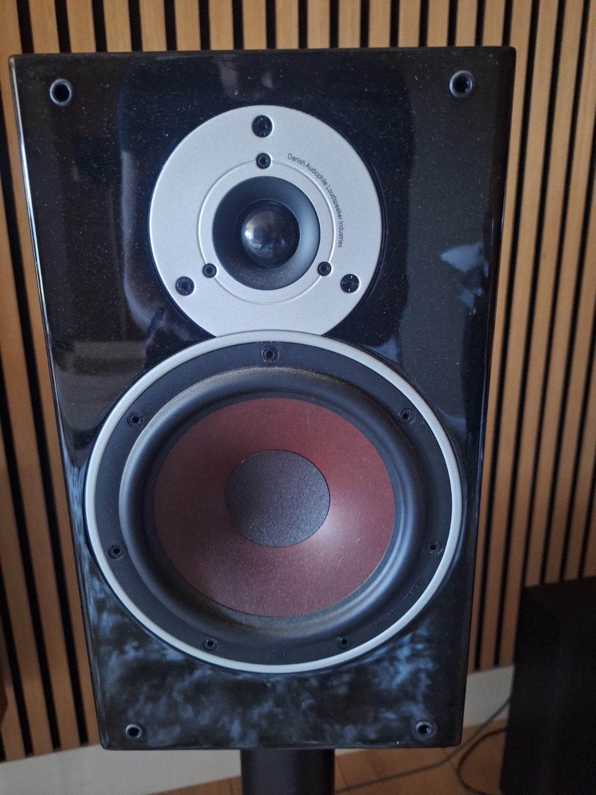 Dali Zensor 3 speakers met stands, zo goed als nieuw, Inclusief standaarden, Ophalen of Verzenden, Zo goed als nieuw, Dali