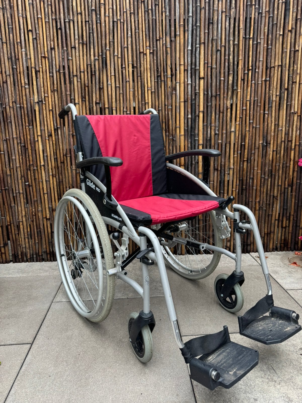 Rolstoel Glide pro lichtgewicht harde banden, Ophalen, Inklapbaar, Gebruikt, Duwrolstoel