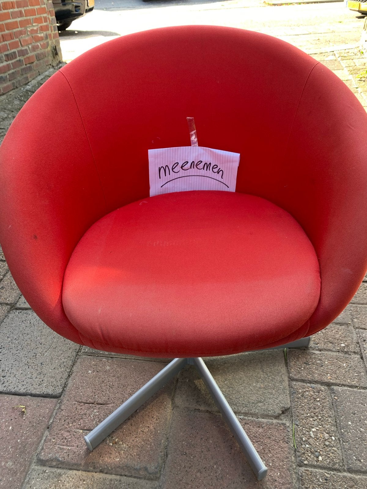 Mooi rood kuipstoeltje. Gratis afhalen., Ophalen, Gebruikt, Rood, Eén