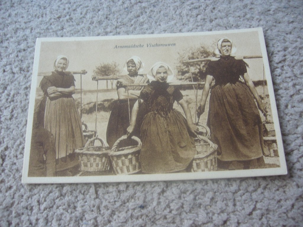 ARNEMUIDEN  =  VISCHVROUWEN, Verzamelen, Ophalen of Verzenden, 1920 tot 1940, Ongelopen