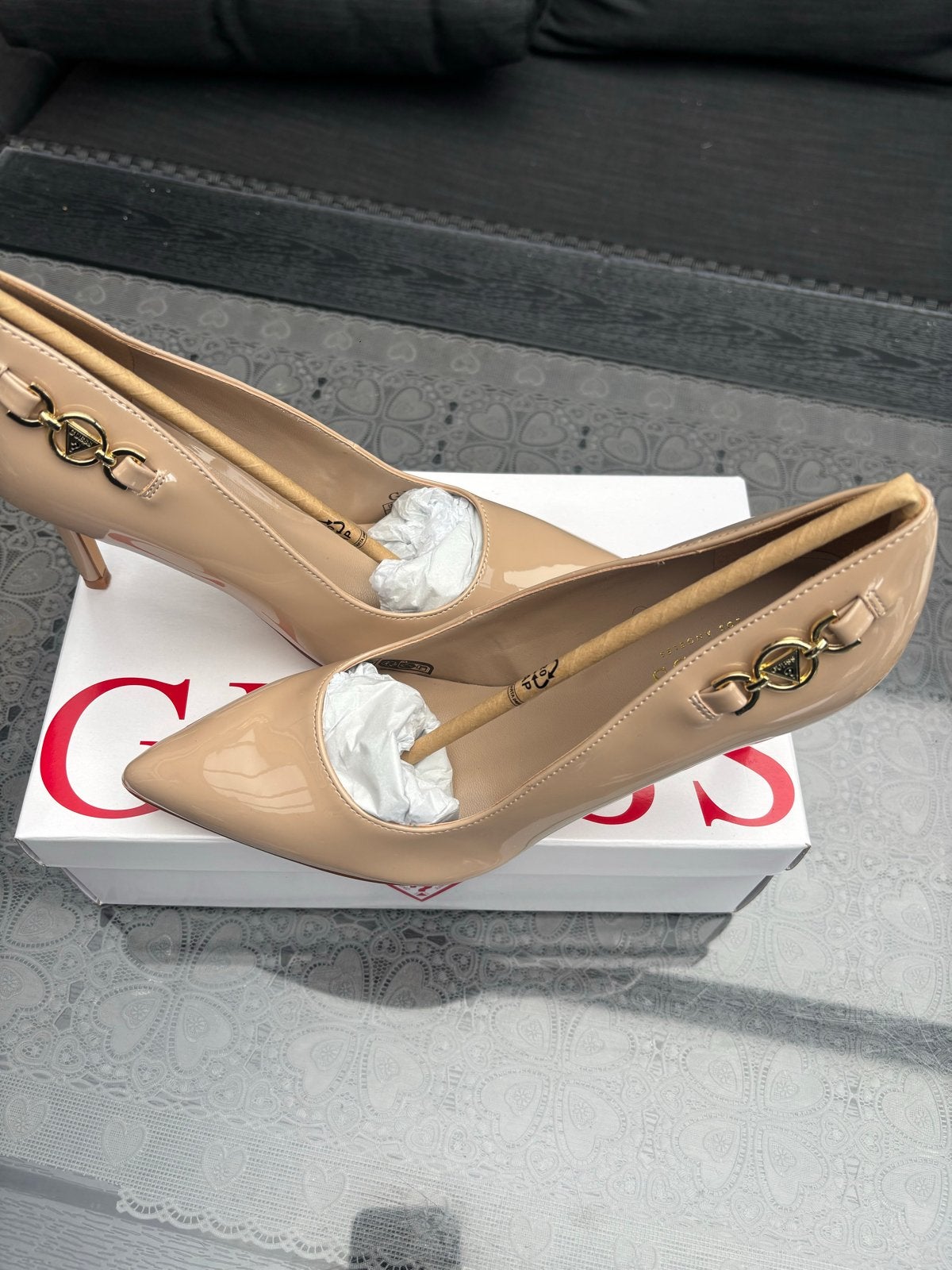 Guess Pumps - Nieuw in doos - Maat 38, Ophalen of Verzenden, Nieuw, Beige, Pumps