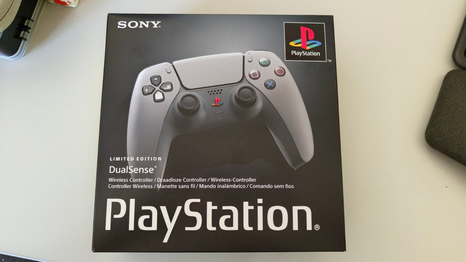 Limited Edition 30th Anniversary PlayStation DualSense Contr, PlayStation 5, Nieuw, Ophalen of Verzenden, Controller