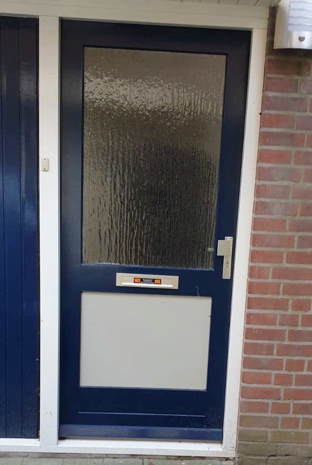 Gebruikte hardhouten voordeur met brievenbus. Gratis., Doe-het-zelf en Verbouw, Ophalen, Gebruikt, 200 tot 215 cm, Glas