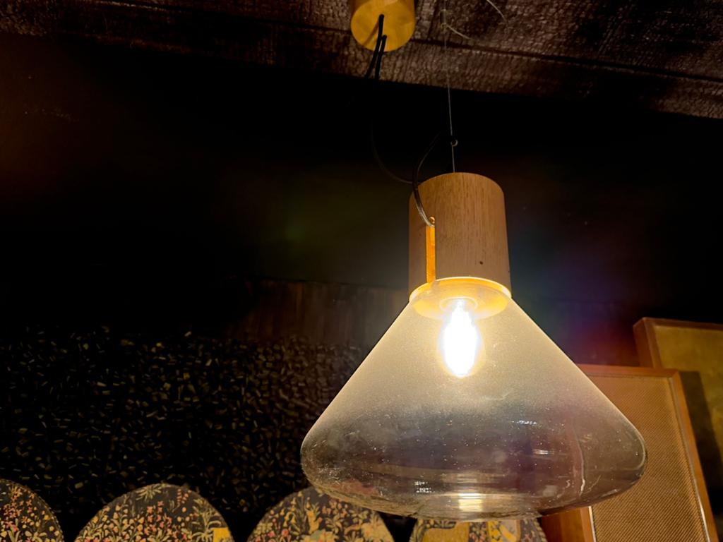 BROKIS  Muffin Medium design hanglamp geblazen glas eiken, |, Ophalen of Verzenden, Zo goed als nieuw, Flos Oluce Minotti, Ligne Roset Vitra Metalarte Moooi Italia