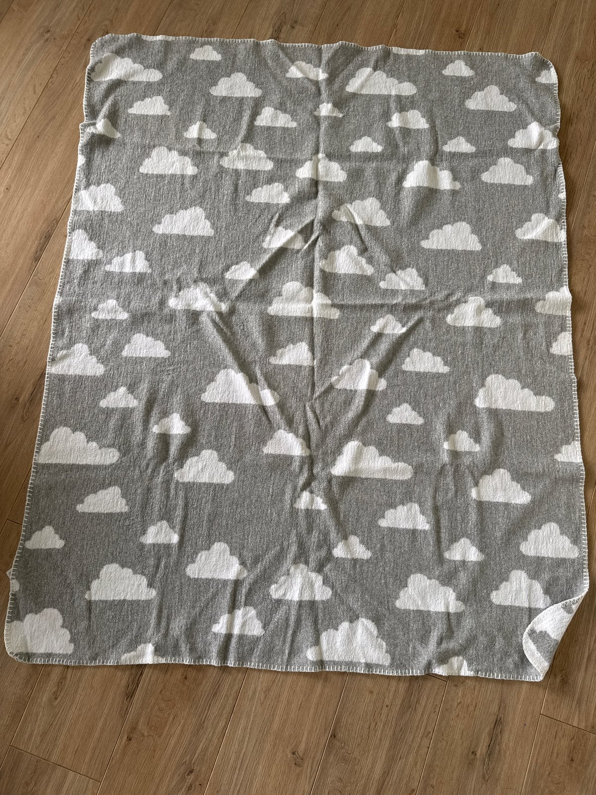 Meyco deken met wolkenpatroon, Ophalen of Verzenden, Zo goed als nieuw, 100 cm of meer, Deken