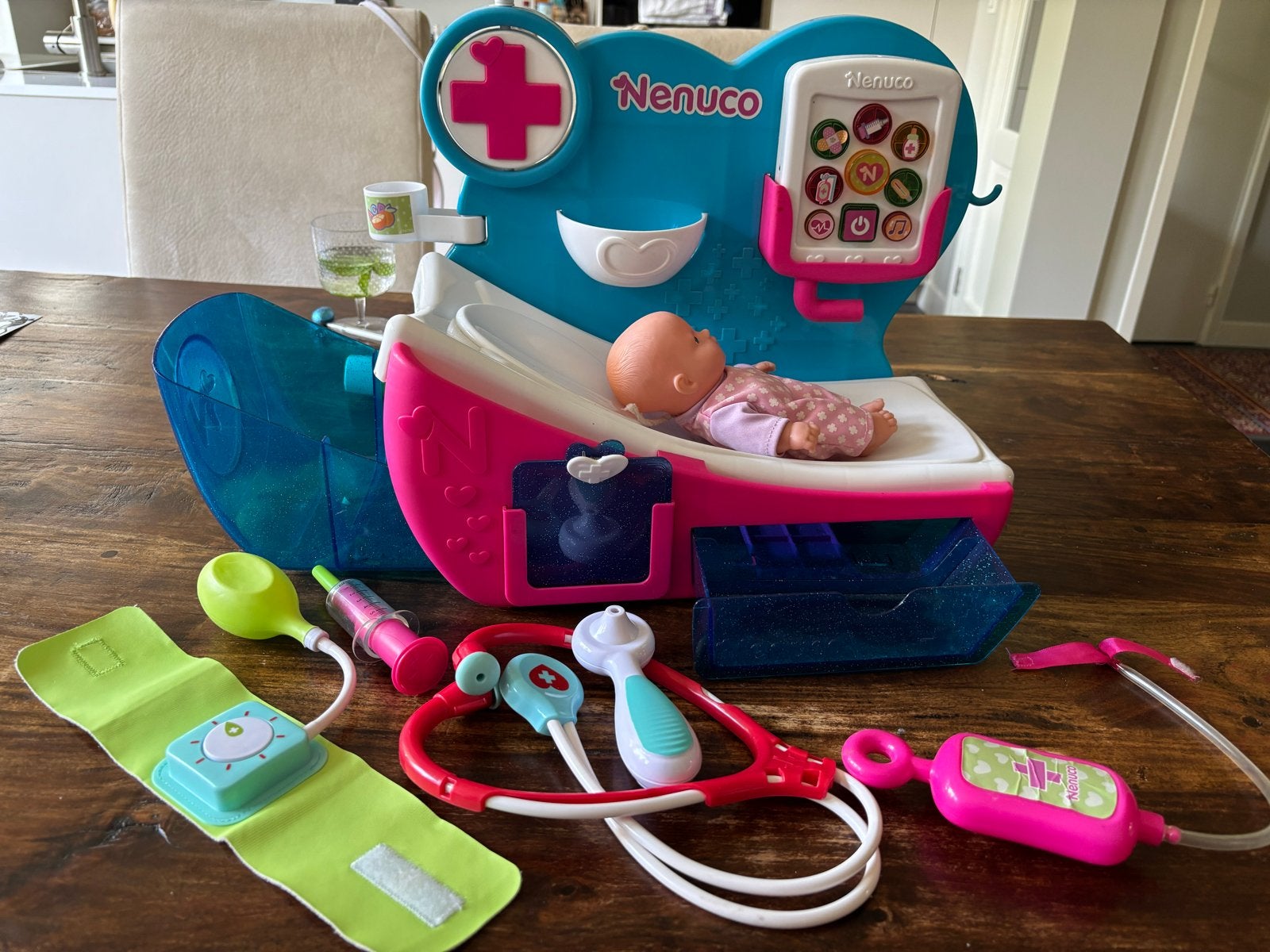 Nenuco Dokter Speelset met Babypop en Accessoires, Ophalen of Verzenden, Gebruikt, Babypop