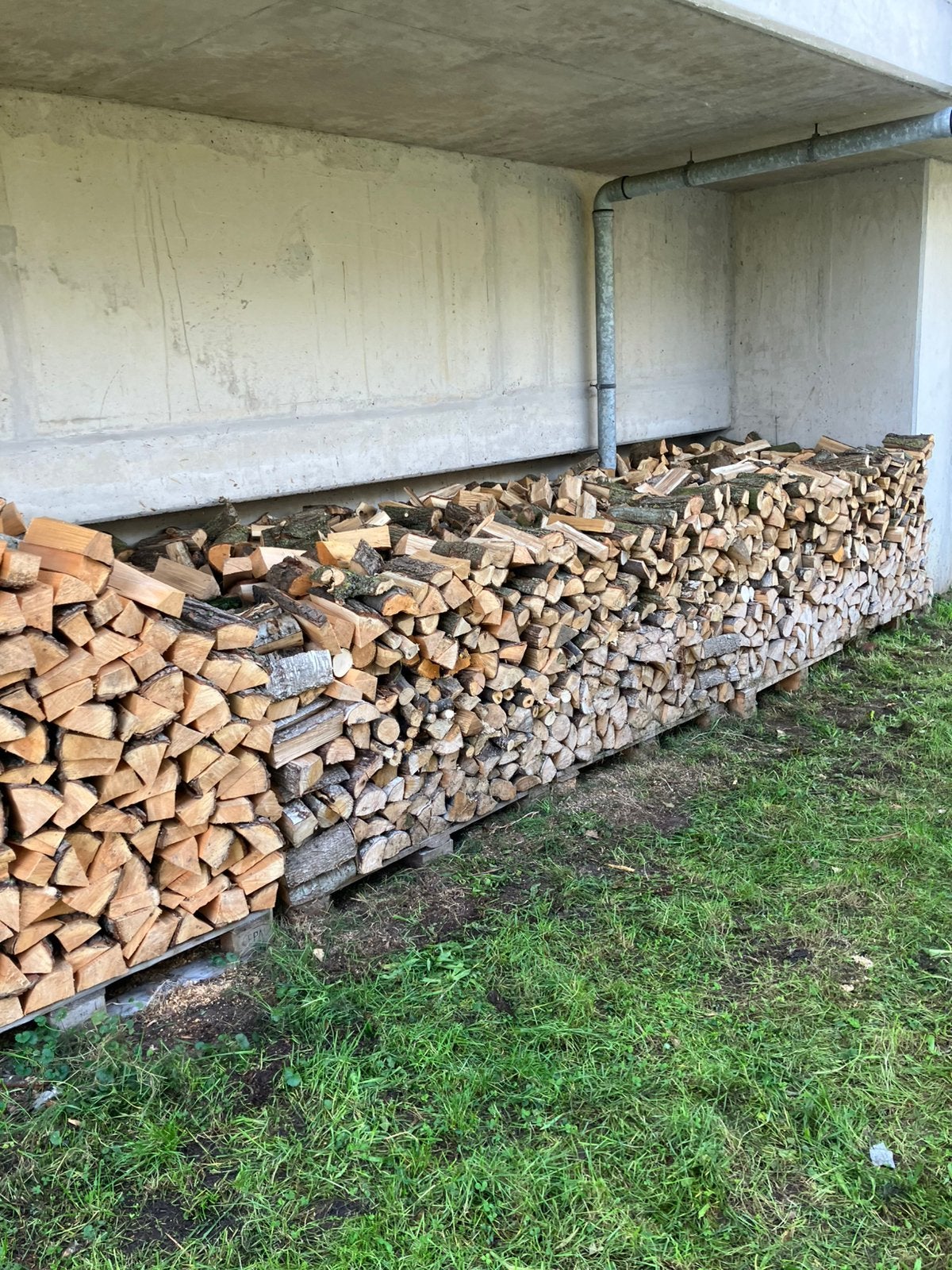Te koop. 12 kuub droog Haardhout, Tuin en Terras, 6 m³ of meer, Ophalen of Verzenden, Overige houtsoorten, Blokken