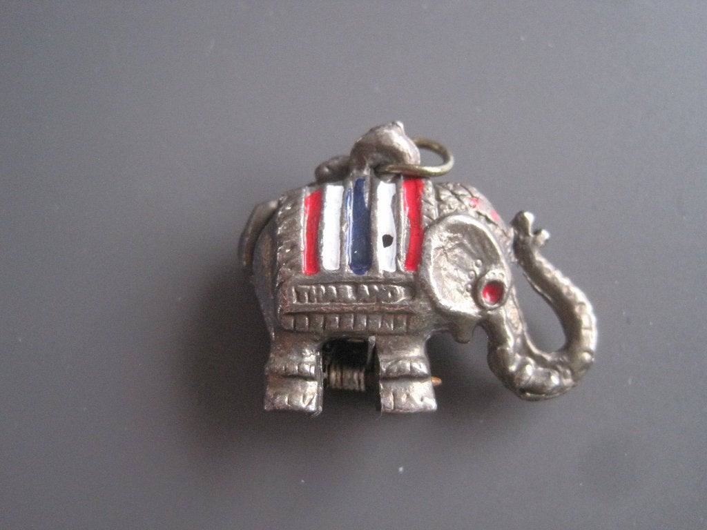 Vintage metalen olifanten hanger Bangkok 3 cm., Overige merken, Overige materialen, Ophalen of Verzenden, Zo goed als nieuw