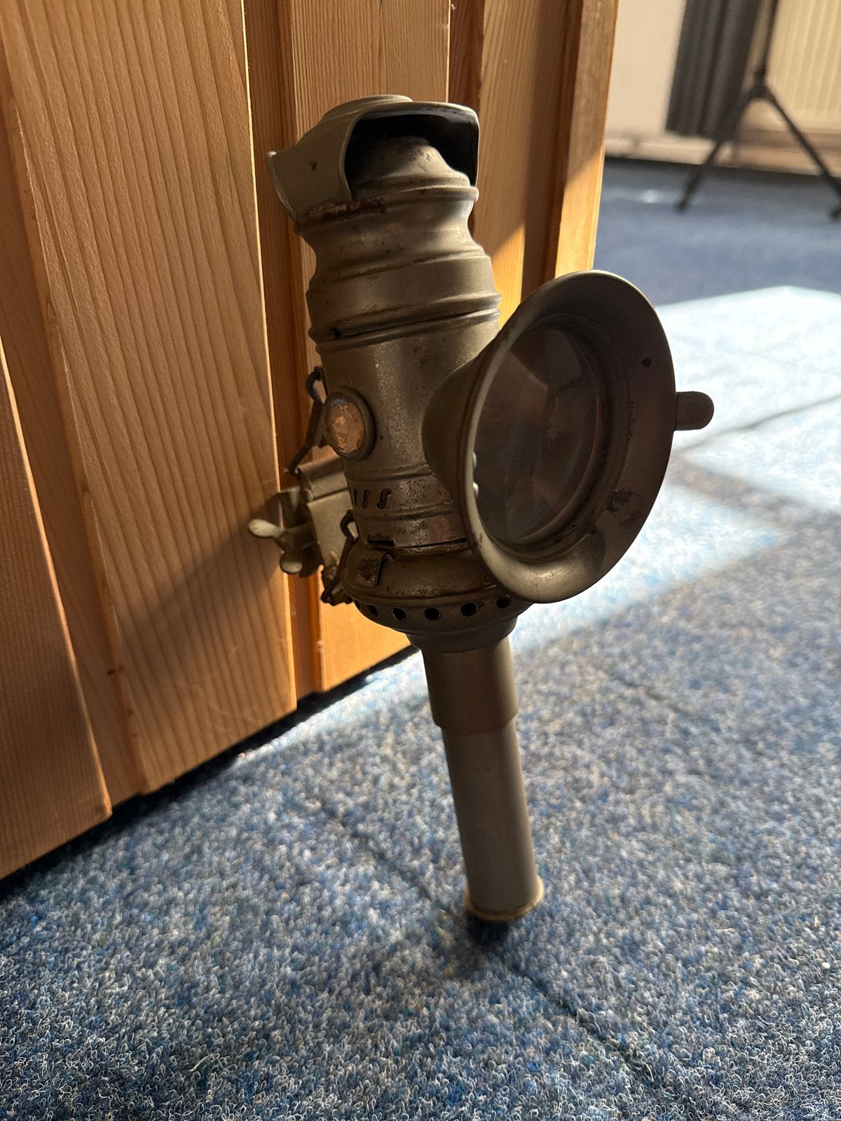 Antieke Stokvis No. 21 kaars-fietslamp (ca. 1900-1925), Ophalen