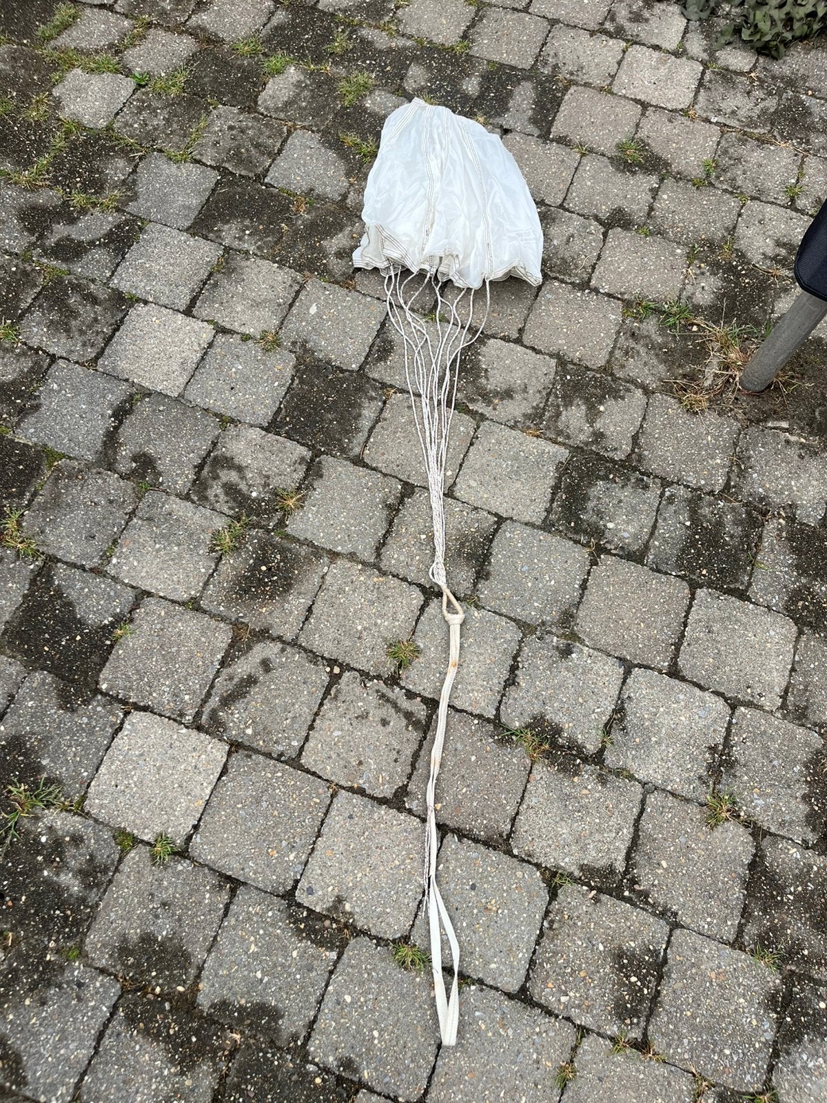 Franse rem/droppings parachute/camo net, Verzamelen, Ophalen of Verzenden, Landmacht, Overige gebieden