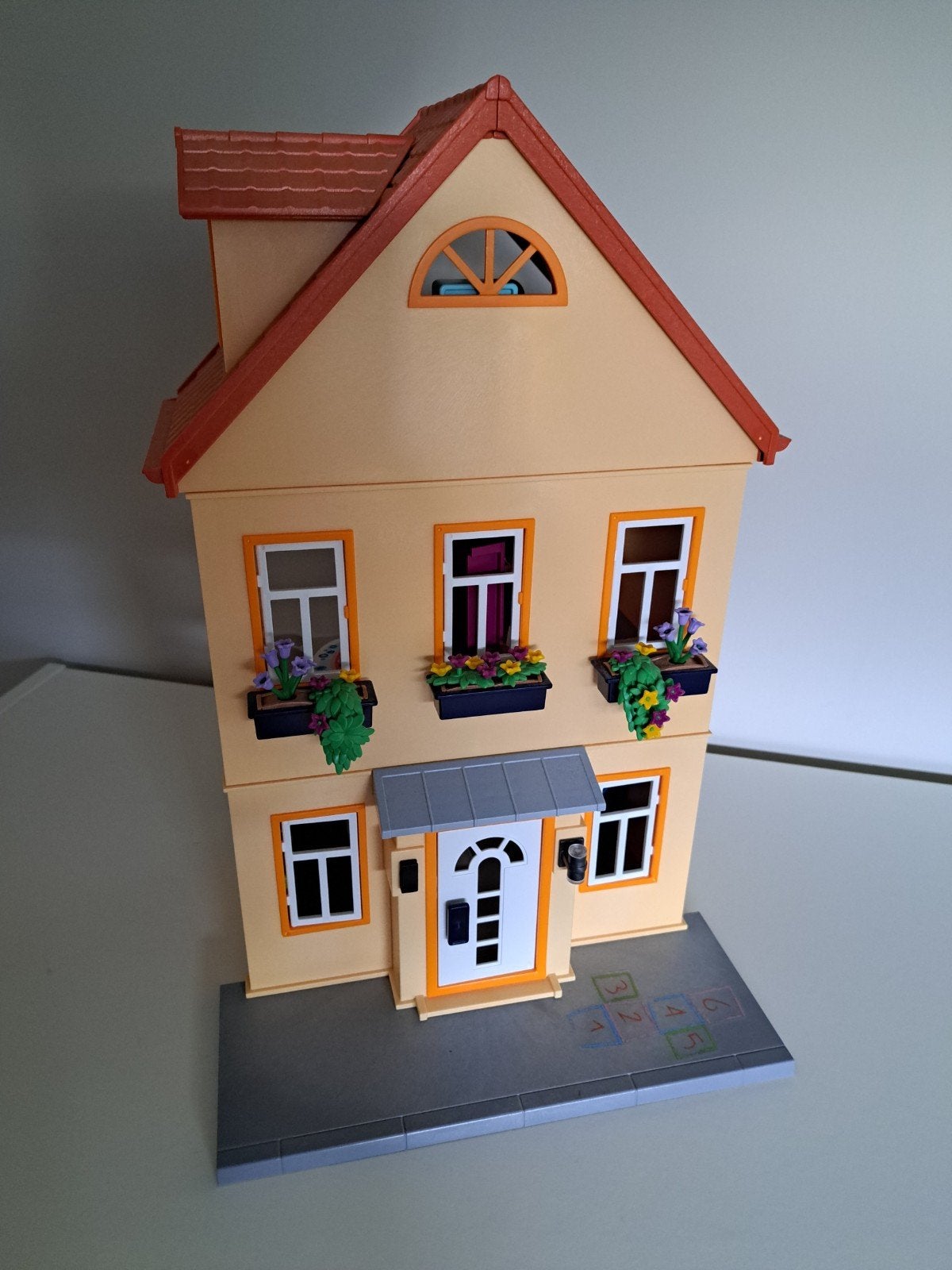 Playmobil city Life huis 70014 met Inrichting, Kinderen en Baby's, Speelgoed | Playmobil, Ophalen of Verzenden, Zo goed als nieuw