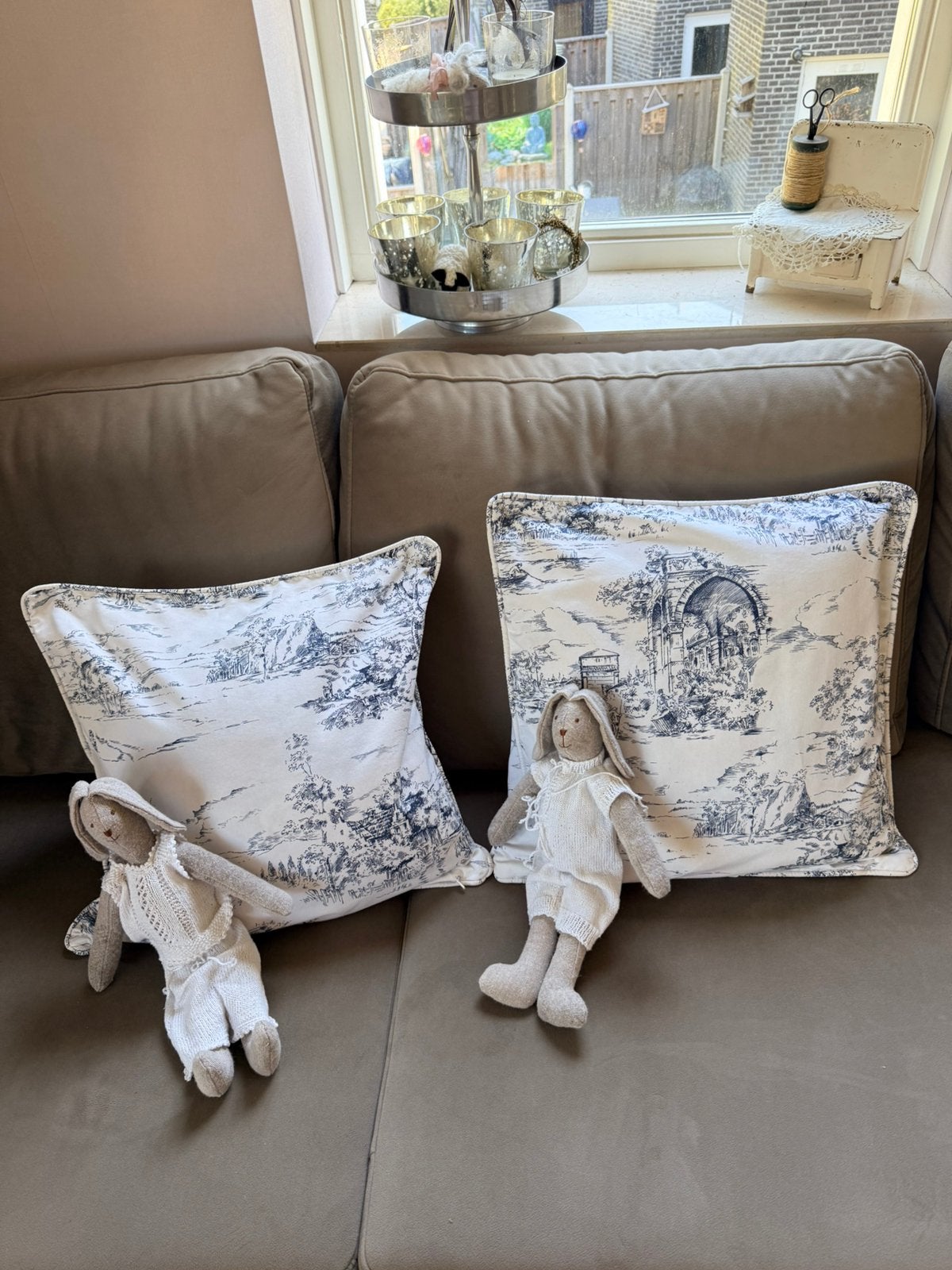 Toile de jouy kussenhoezen 2x 45 cm izgst blauw met piping, Ophalen, Overige merken, Blauw, Zo goed als nieuw