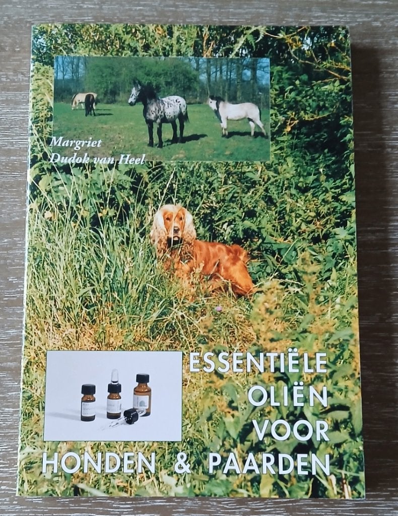 Boek Essentiele olien voor honden en paarden, Boeken, Ophalen of Verzenden, Zo goed als nieuw, Meditatie of Yoga