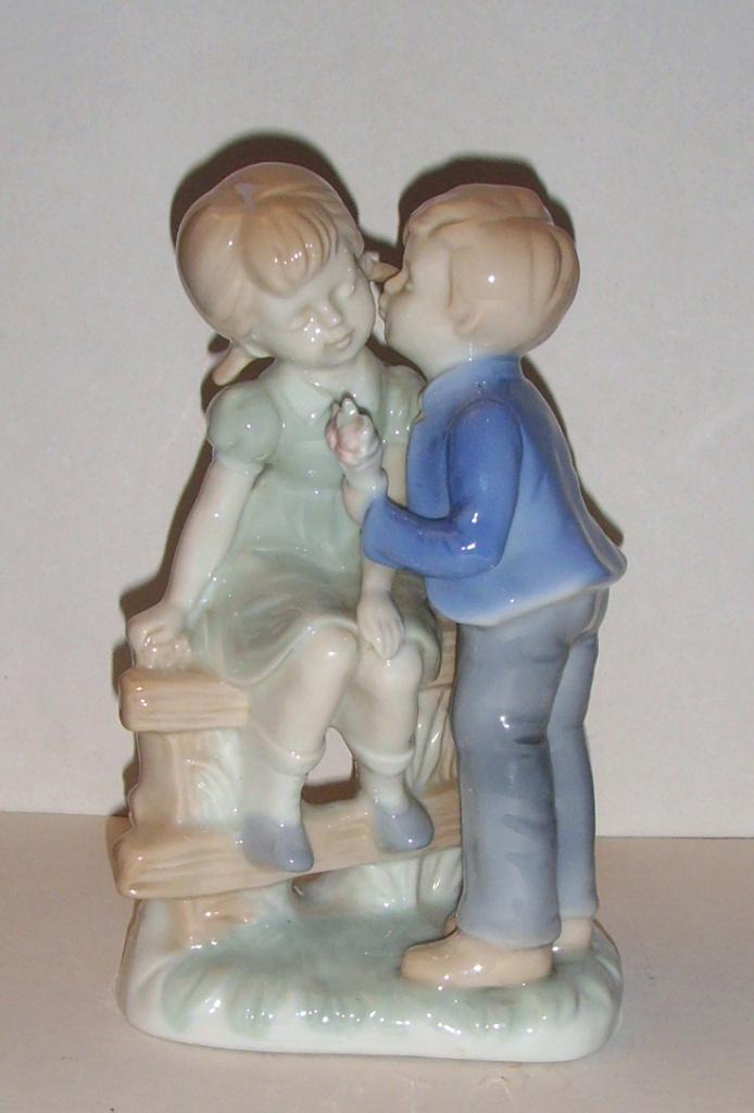Leuk porseleinen beeld., Antiek en Kunst, Antiek | Porselein, Ophalen of Verzenden