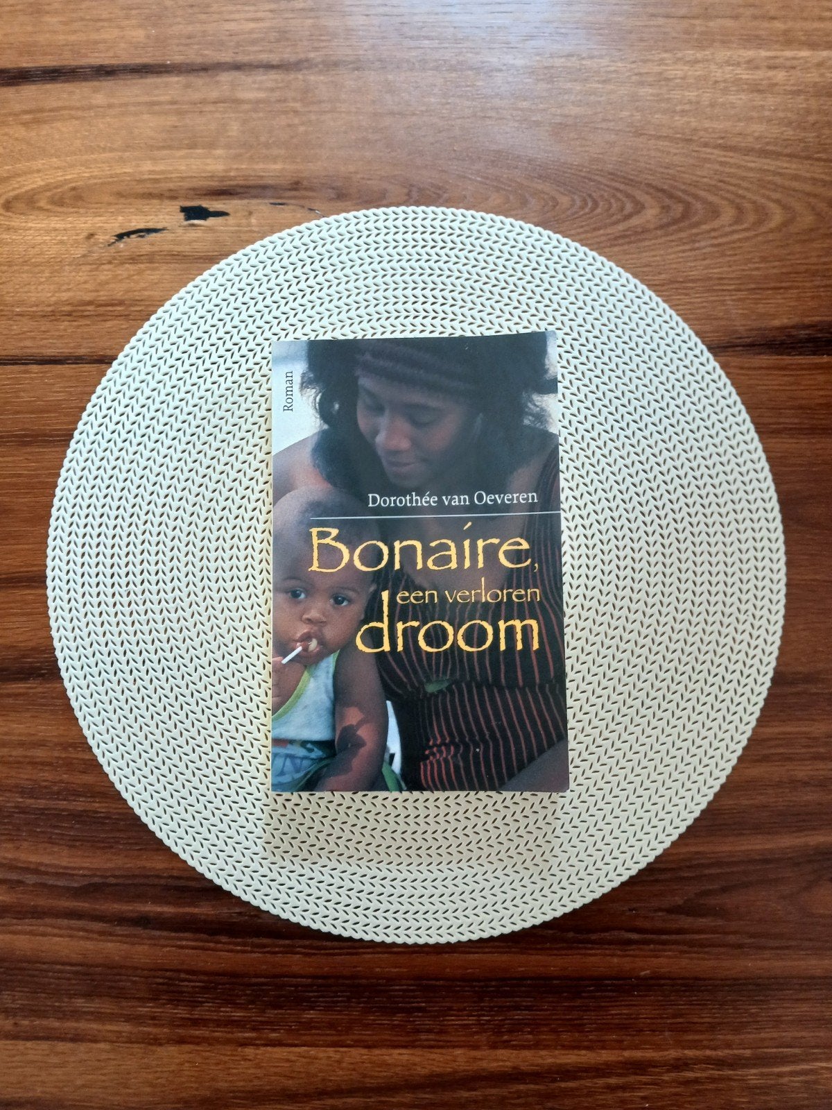 D. van Oeveren - Bonaire, een verloren droom, Ophalen of Verzenden, Zo goed als nieuw, D. van Oeveren