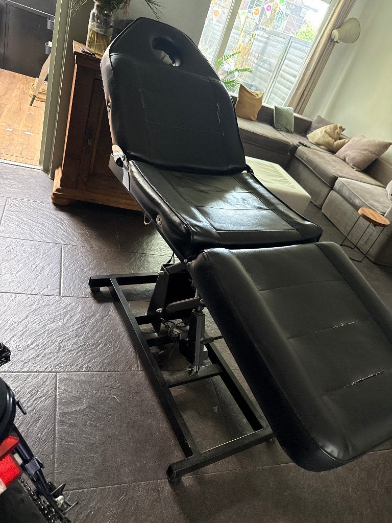 Behandelstoel verstelbaar moet weg!! Graag dit weekend, Ophalen, Gebruikt, Massagetafel