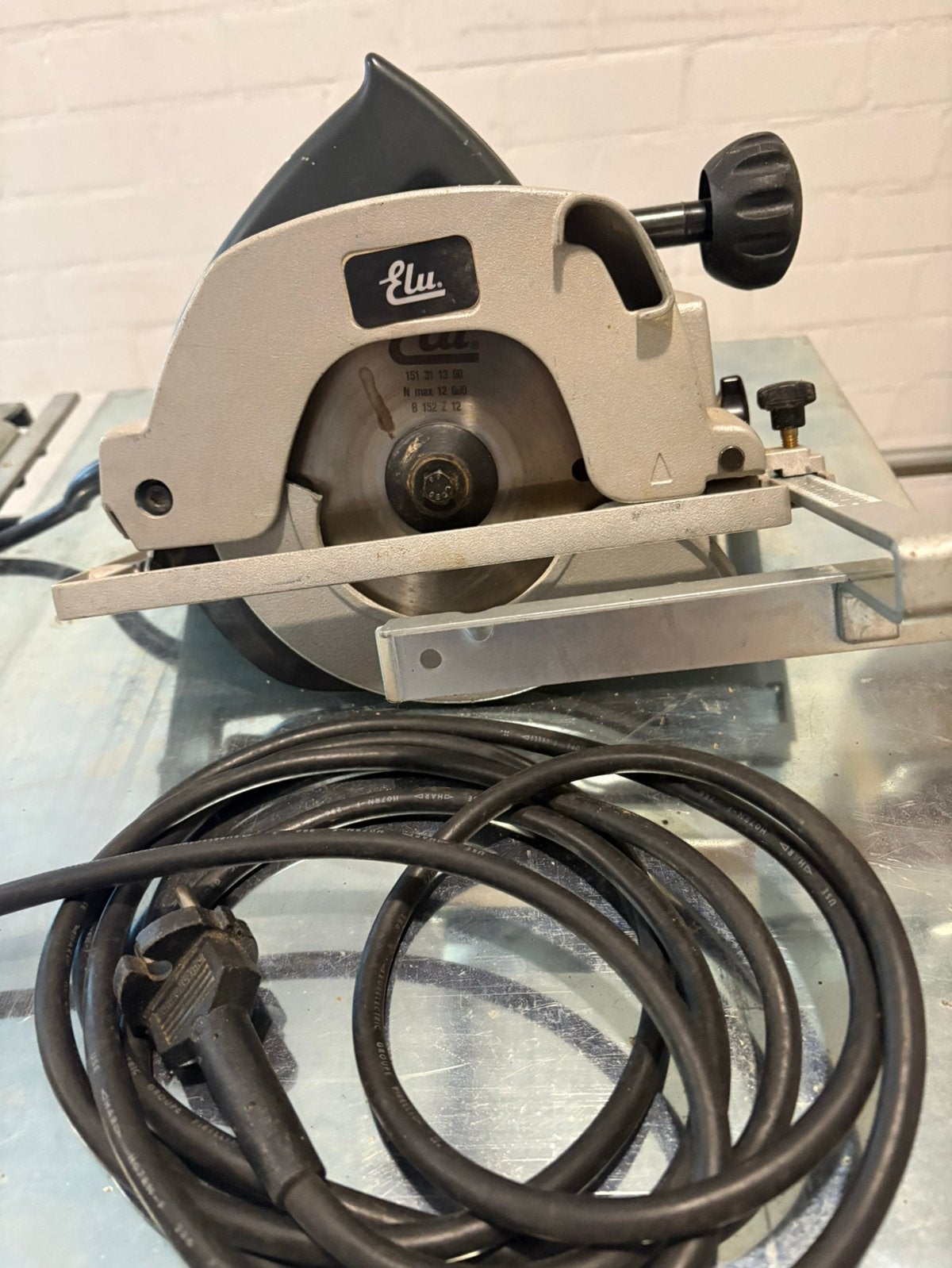 ELU MH151 handcirkelzaag 850 watt, Ophalen, Gebruikt, Cirkelzaag, 600 tot 1200 watt