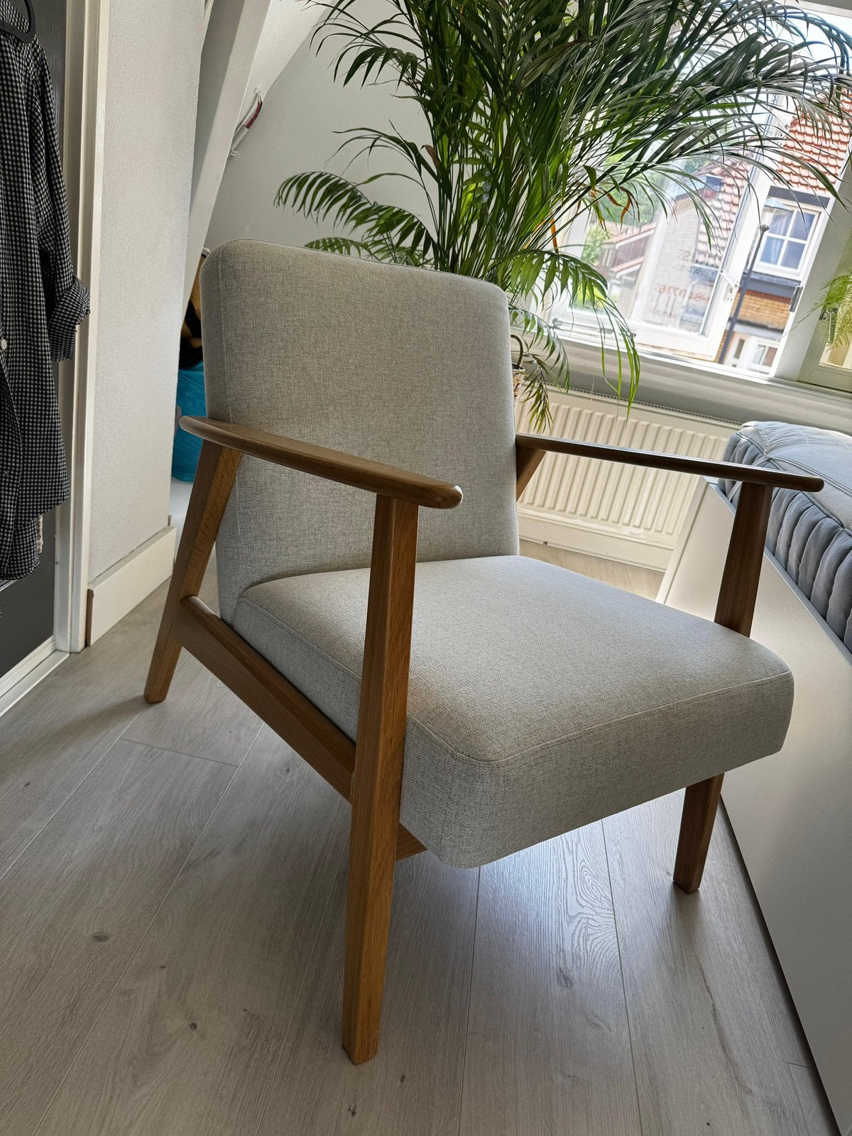 Retro fauteuil | eiken frame | lichtgrijs/beige, Ophalen, Zo goed als nieuw, 50 tot 75 cm