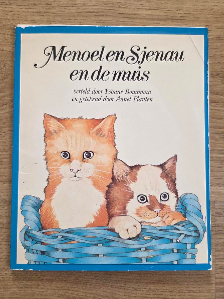 Yvonne Bouwman Menoel en Sjenau en de muis, Ophalen of Verzenden, Gelezen, Fictie algemeen