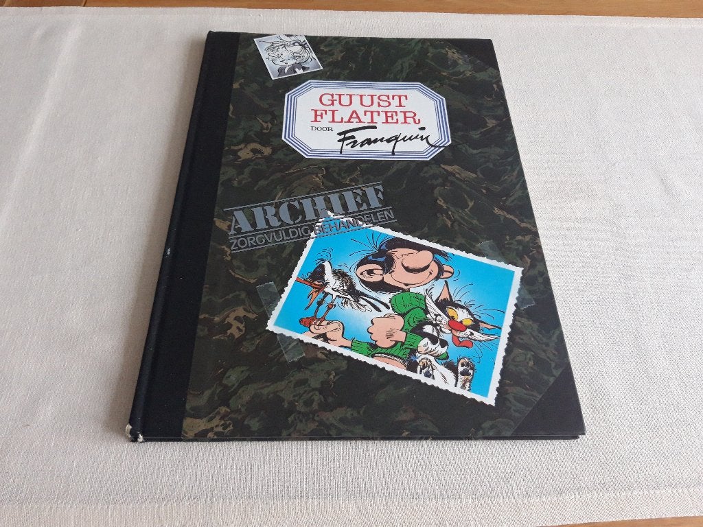 Guust Flater Collectie Lekturama - Gadgets en gags, Boeken, Eén stripboek, Ophalen of Verzenden, Gelezen