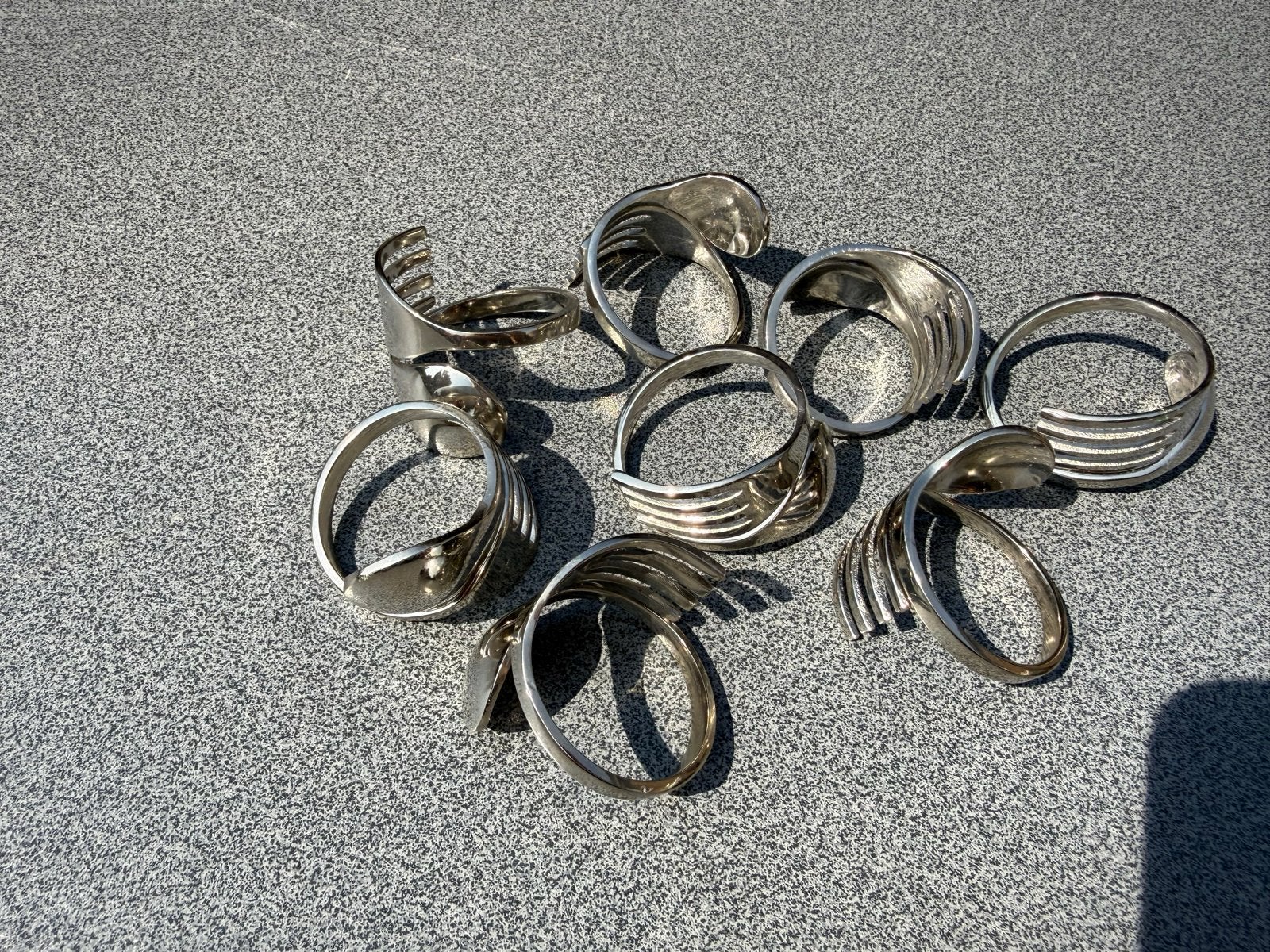 Set van 8 unieke servetringen van bestek, Huis en Inrichting, Keuken | Bestek, Ophalen